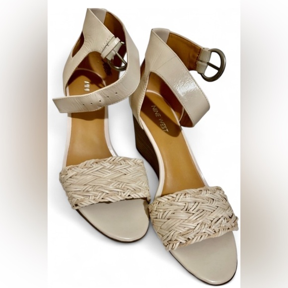 Nine West Beige wedge platform Sandels. - Picture 1 of 3